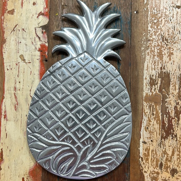 2 decorative pewter pineapple trivets - Picture 3 of 4